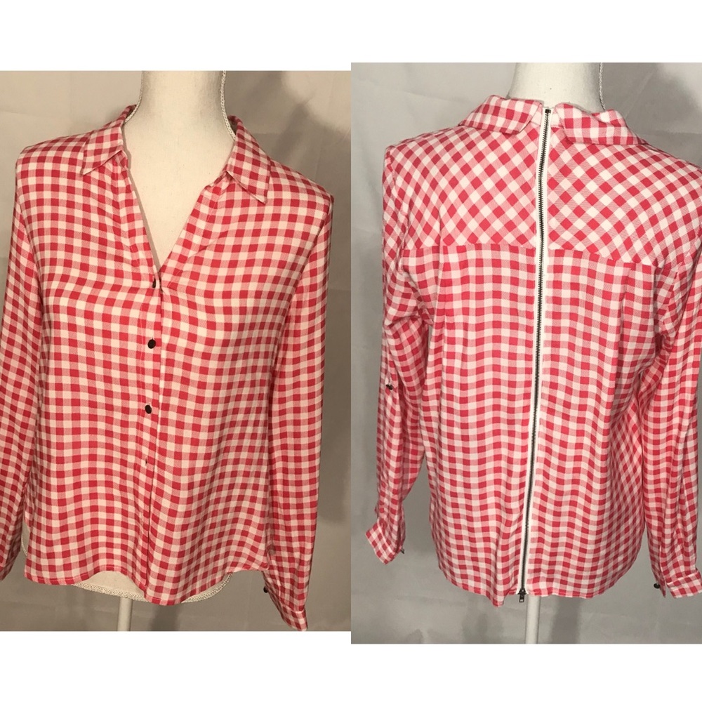 Red white checker blouse‎